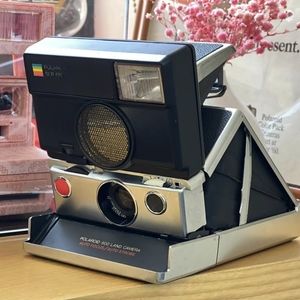 Polaroid slr680